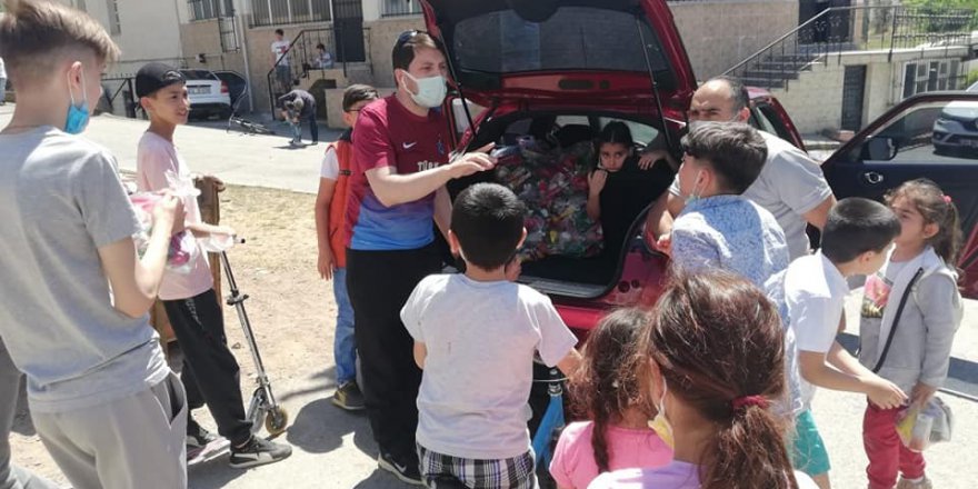 Trabzonlu gençlerden  7 bin 500 çocuğa hediye