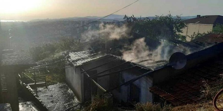 Hem kendisini hemde evi yaktı!