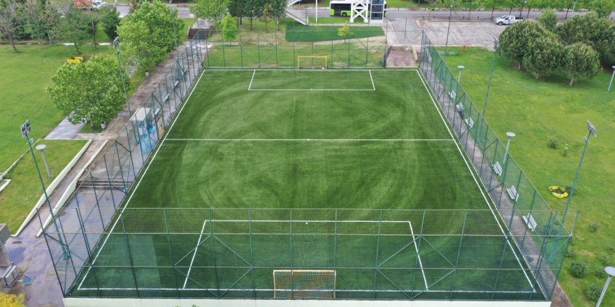 Halı sahaların bakımları yapıldı