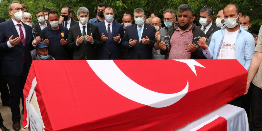 Polis memuru toprağa verildi