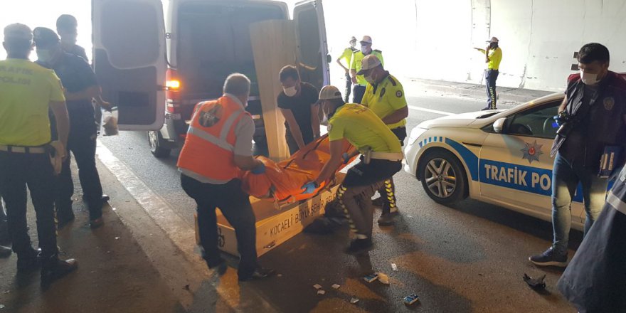 Bariyere çarpan motosikletin sürücüsü öldü