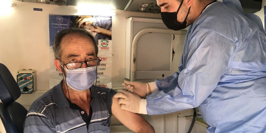 Mobil ekipleri aşılamayı sürdürüyor