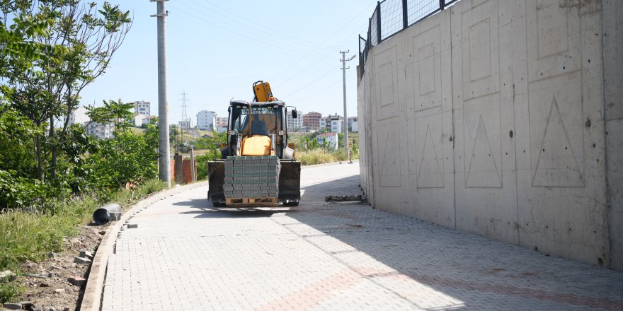 Emek’te parke ve bordür çalışması