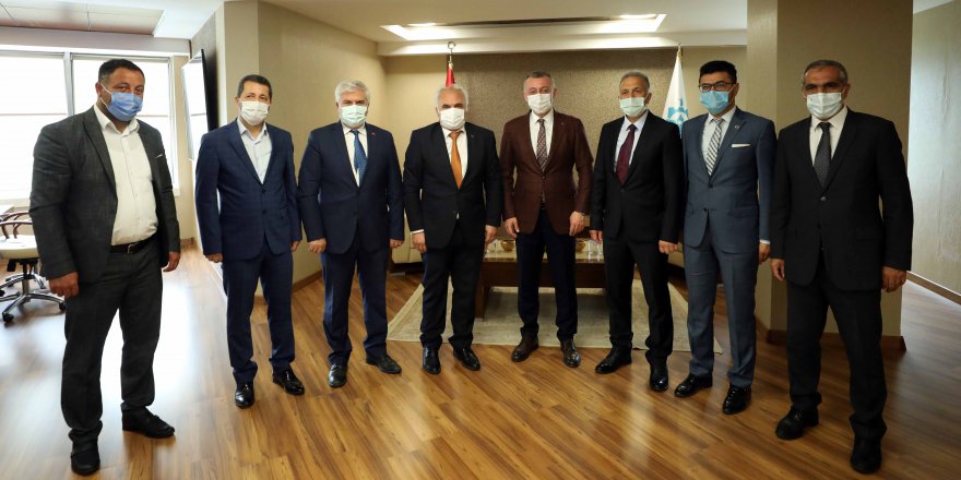 STK’lara destek veriyoruz