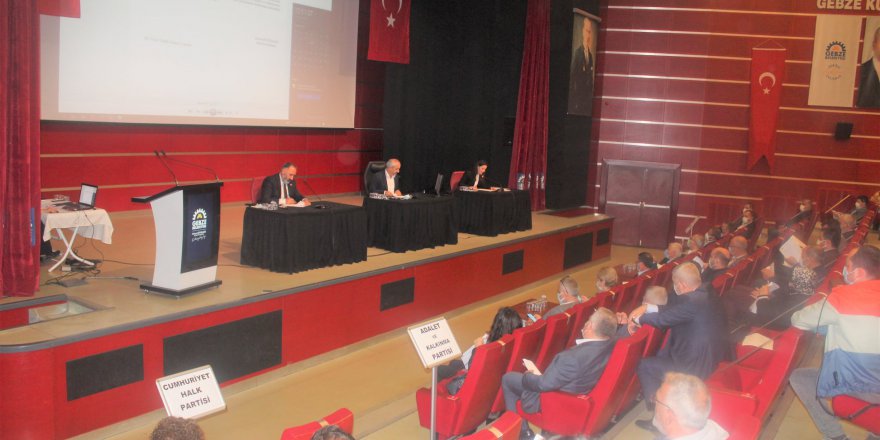 Katlı otoparktaki pazarda köylüler de tezgah açacak