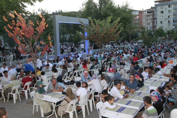 İftar, 2 Mahalleyi Buluşturdu
