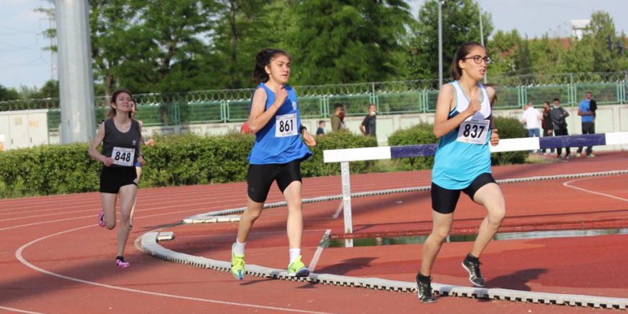 İzmitli atletler Bursa’da tecrübe kazandı