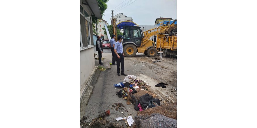 2 kamyon çöp temizlendi