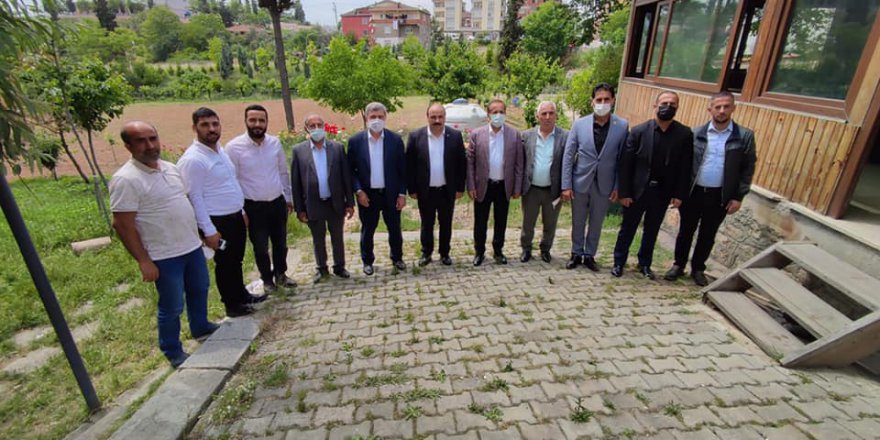 Ak Partililerden eski başkanlara ziyaret