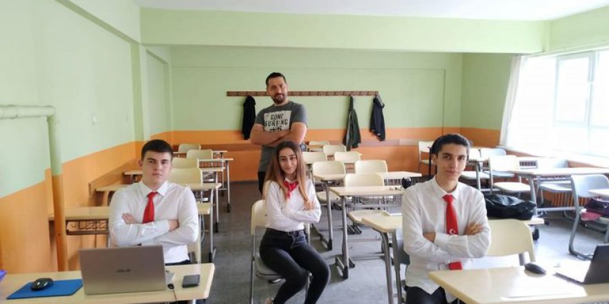 TÜBİTAK yarışmasında Türkiye 2.si oldu