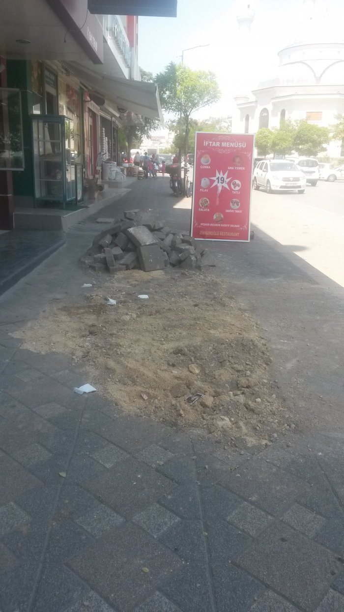 Kazıp böylece bırakıp gittiler