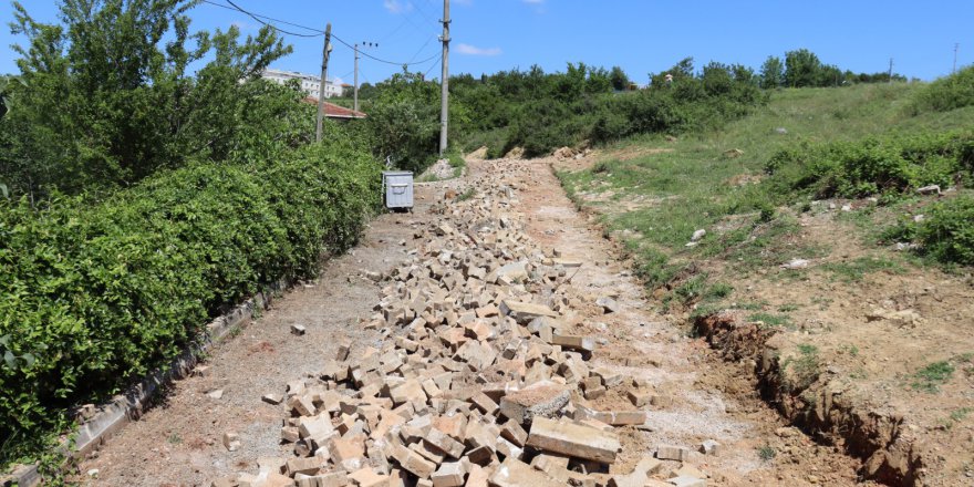 Sarıcalar’daki parkeler yeniliyor