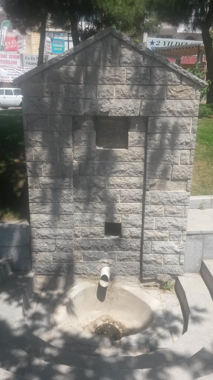 Tarihi çeşme kurudu