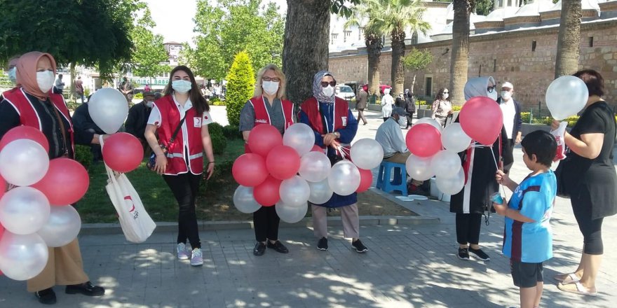 Kızılay’dan 153. kuruş yıl dönümünde çocuklara balon!