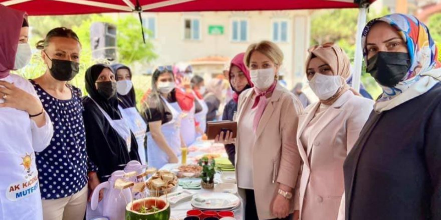 Bayat ekmeklerden 26 çeşit yemek yapıldı