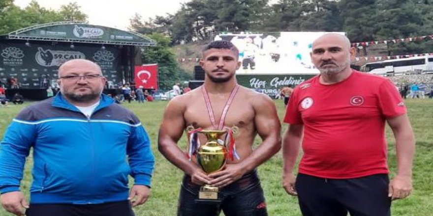 İzmitli güreşçi Bursa’da şampiyon oldu
