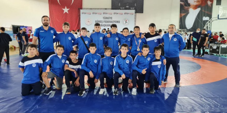 Minik güreşçiler milli takım yolunda