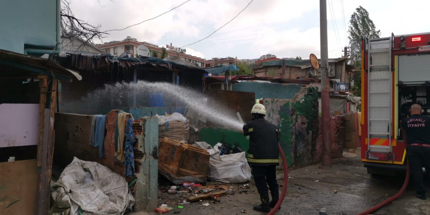 Gecekonduda çıkan yangın hasara neden oldu