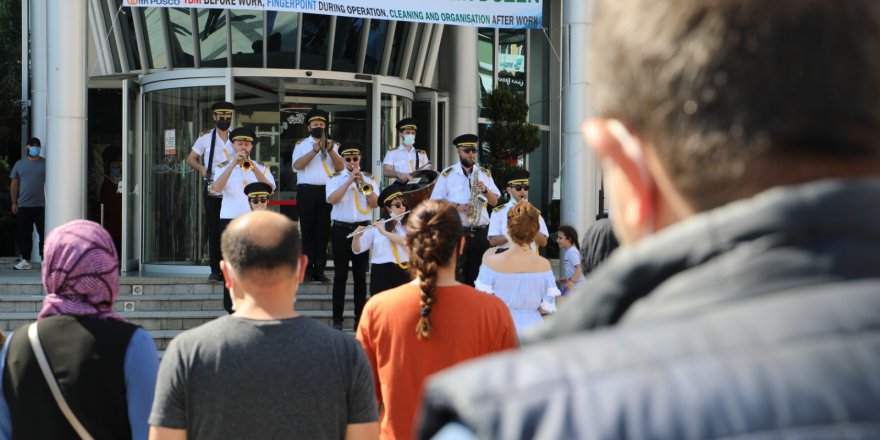 Bandonun müzikleri sokaklara mutluluk getiriyor