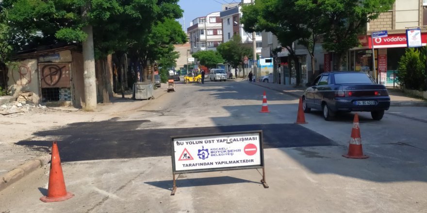 Gebze’de yol onarımlarına devam ediliyor