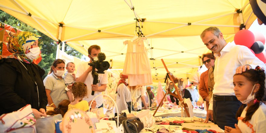 Çiftçi, yılsonu sergisini gezdi