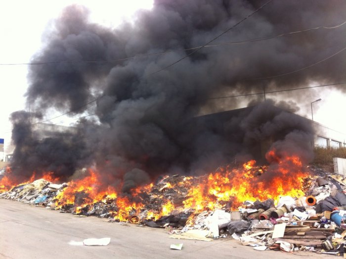 Oto Sanayideki yangın korkuttu