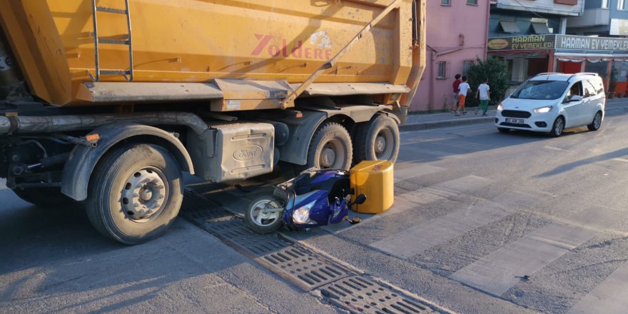 Kamyonla çarpışan motosikletin sürücüsü yaralandı