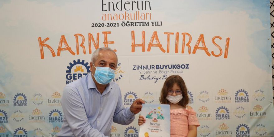 Enderunlu miniklere karneleri başkan amcalarından