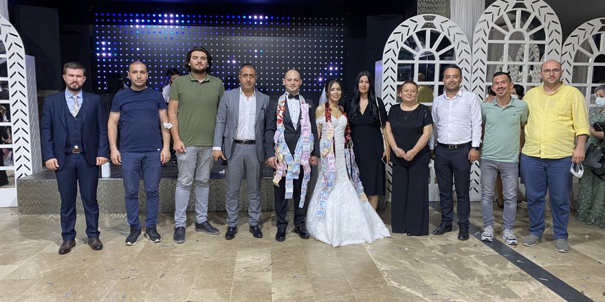 Deva Partilileri buluşturan düğün