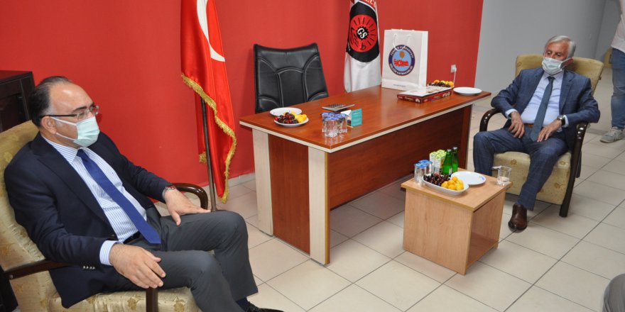 Kaymakamı Karabulut'tan Gölcükspor'a ziyaret