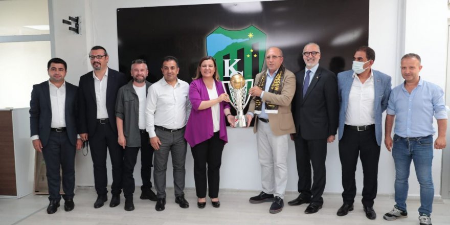 Başkan Hürriyet’ten Kocaelispor’a transfer hediyesi