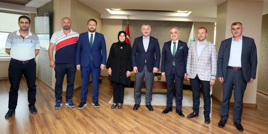 ‘”Ülkemizin istiklali ve istikbali her şeyin önündedir’”