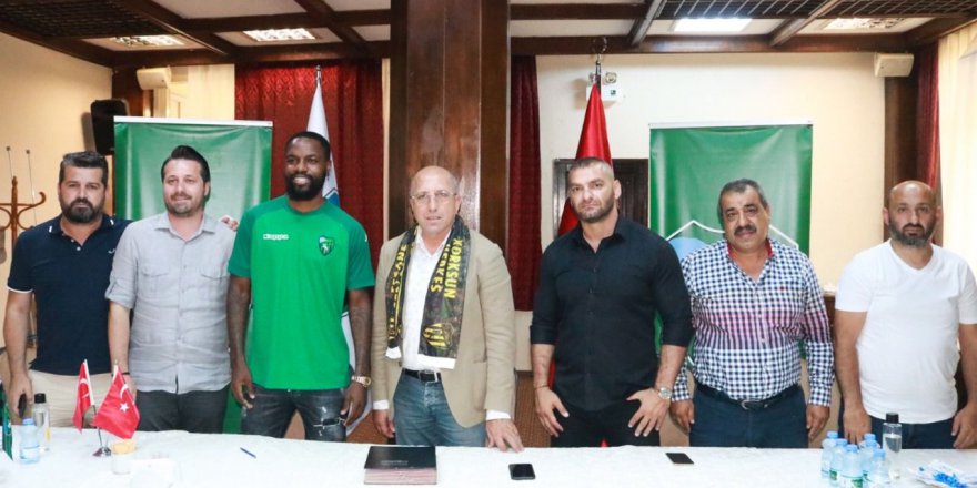Kocaelispor Mandjeck ile sözleşme imzaladı