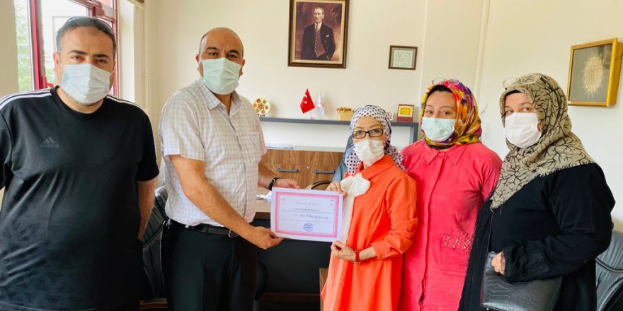 Özel çocuklara bayram öncesi hediye verildi