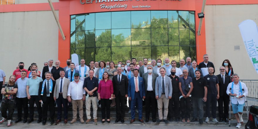 İzmit Belediyespor’da Yusuf Erenkaya güven tazeledi