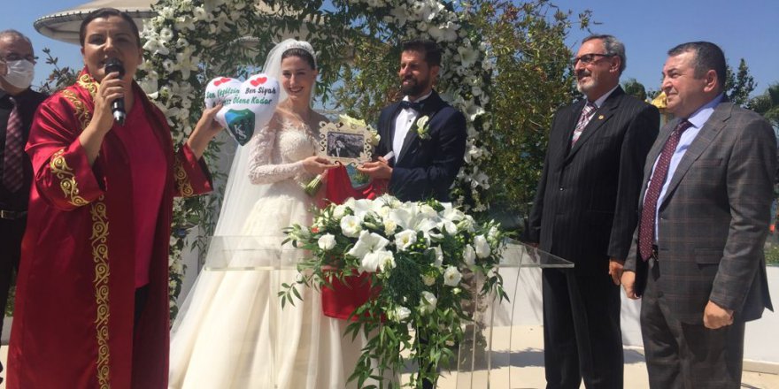 Başkan Hürriyet, şampiyonları onurlandırmayı sürdürüyor