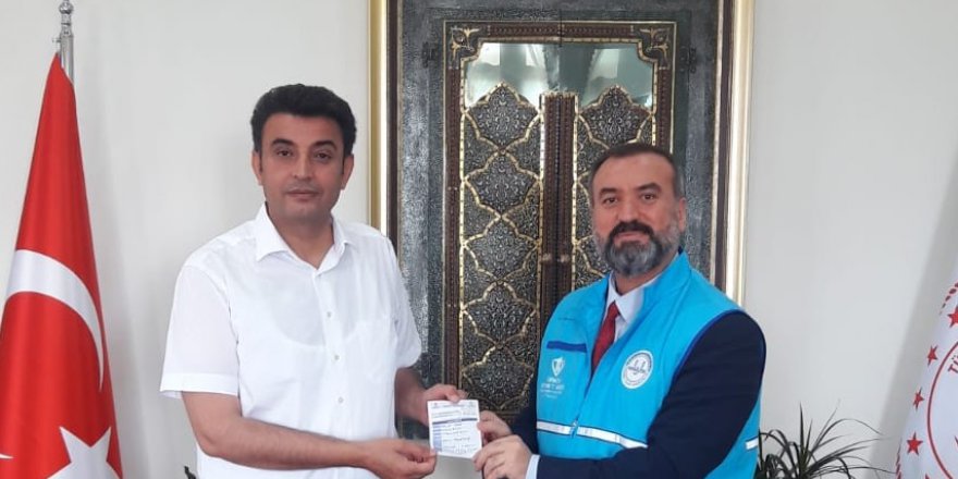 Kaymakam Kara kurbanını diyanete bağışladı