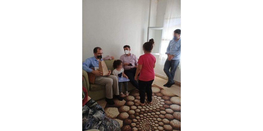 Kaymakam Kara aileleri evlerinde ziyaret etti