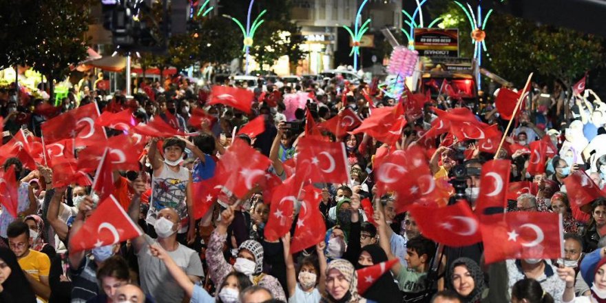 Çayırova’lılar 15 Temmuz'da meydandaydı