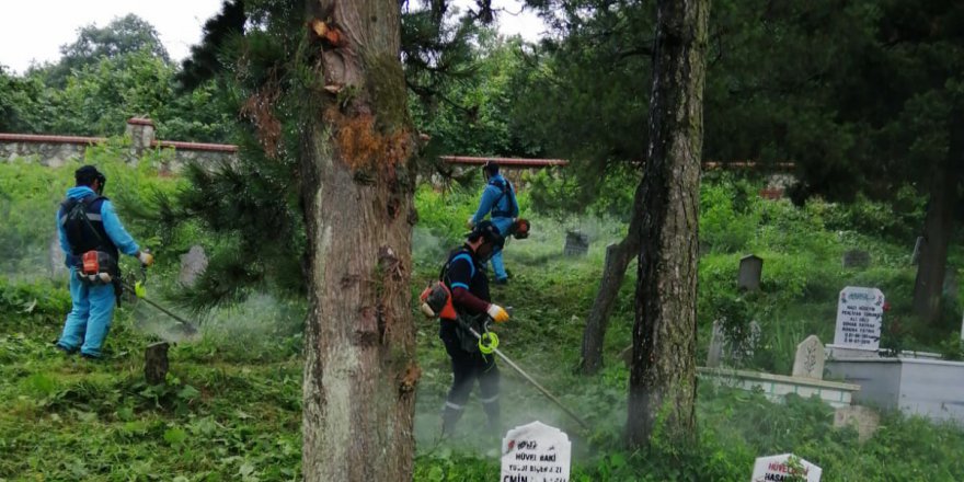 Mezarlıklarda Kurban Bayramı temizliği