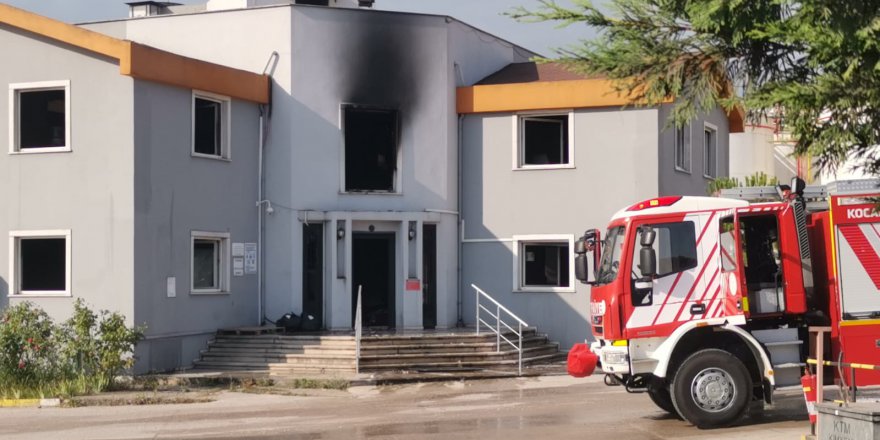 Fabrikanın ofisinde çıkan yangın söndürüldü