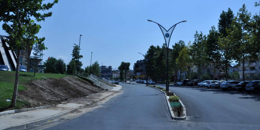 Selahattin Eyyübi Caddesi’ne aşınma asfaltı serildi