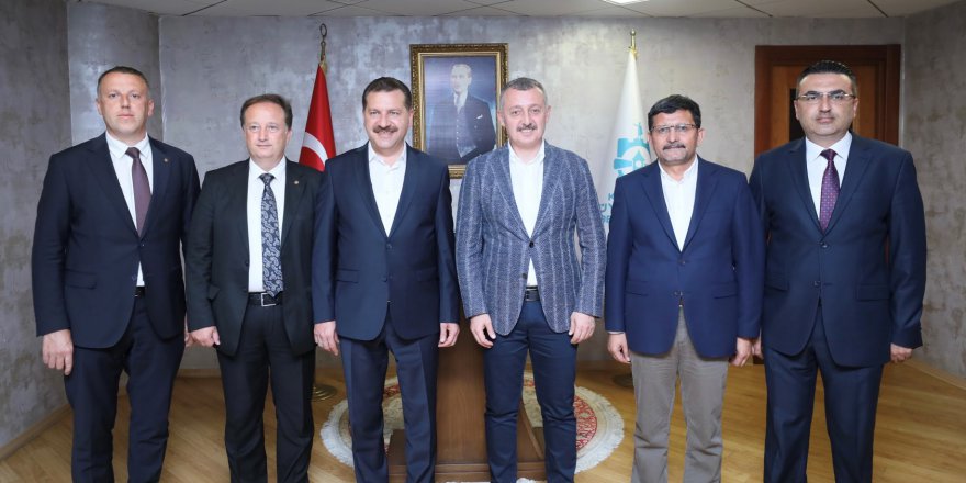 Büyükakın’ı güreşlere davet ettiler