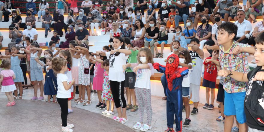 Minikler doyasıya eğlendi