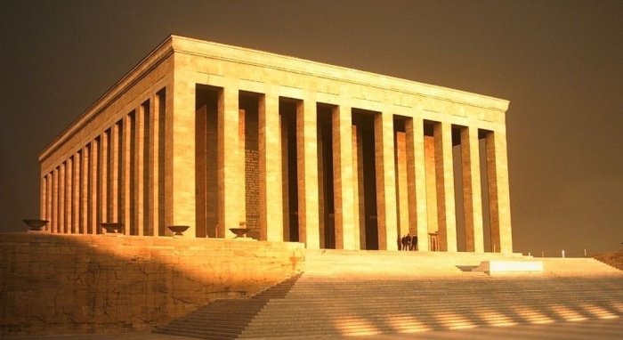 Anıtkabir'de duman paniği
