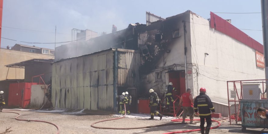 Fabrikada çıkan yangın hasara neden oldu