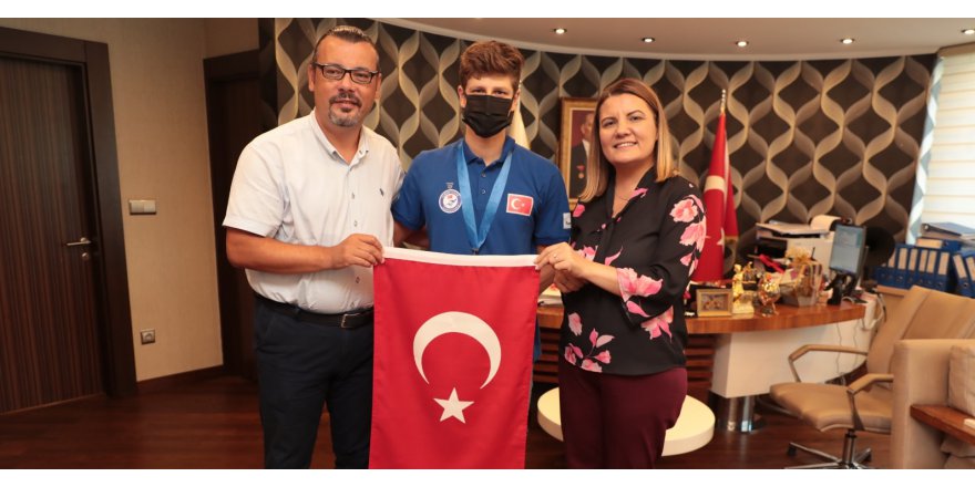Şampiyon yüzücü hedefini Hürriyet ile paylaştı