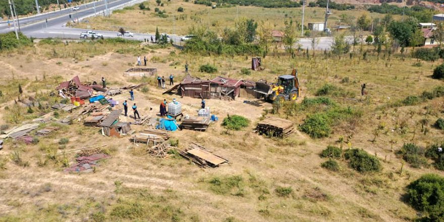 Dilovası’nda kaçak yapılar yıkıldı