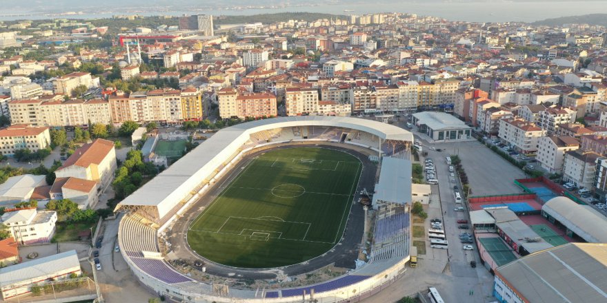 Gebze Stadı’nın çim halı zemini serildi