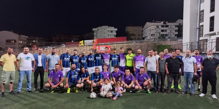 Siyaset sahada buluştu